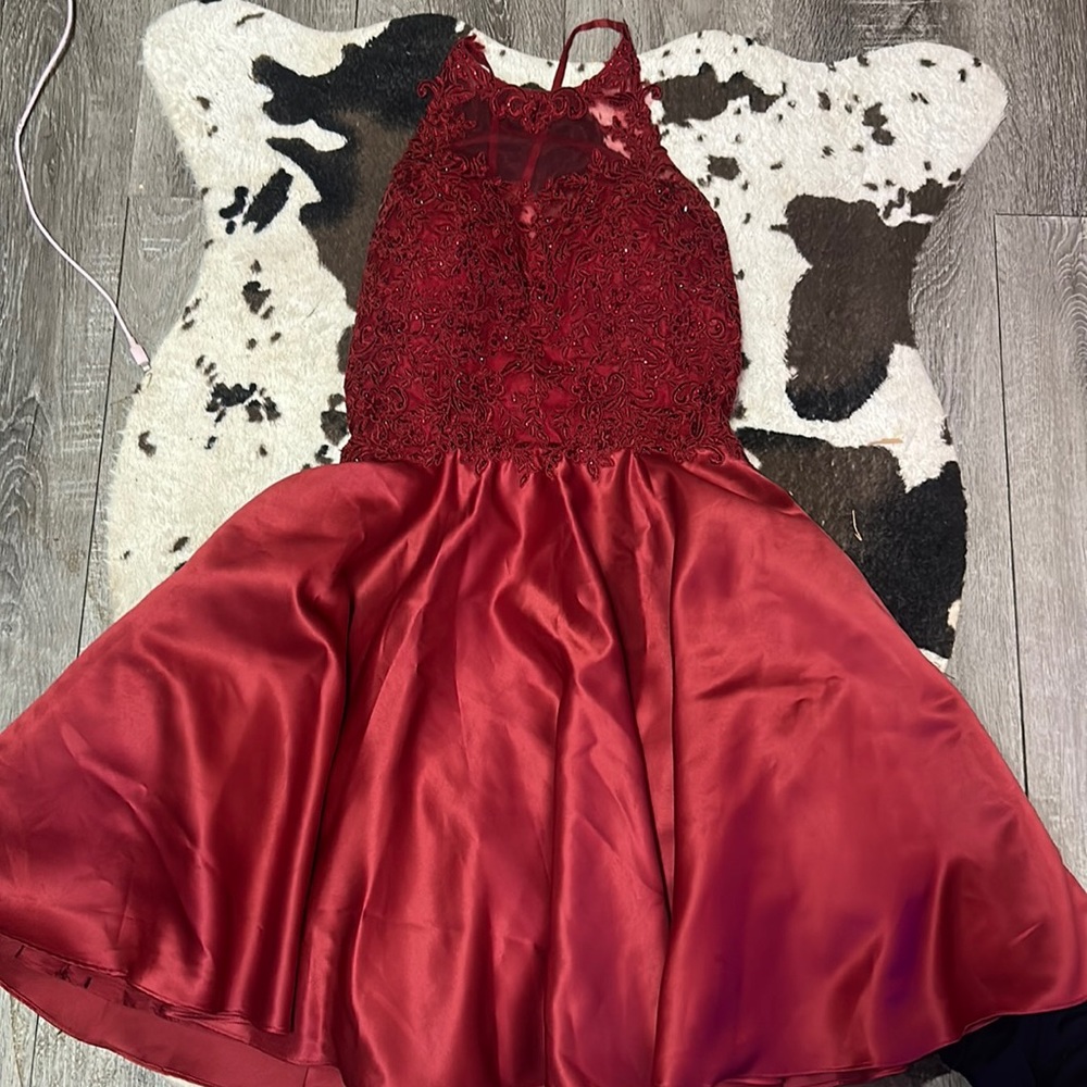 Gorgeous red dress if you need pics as example am able great hoco country gown